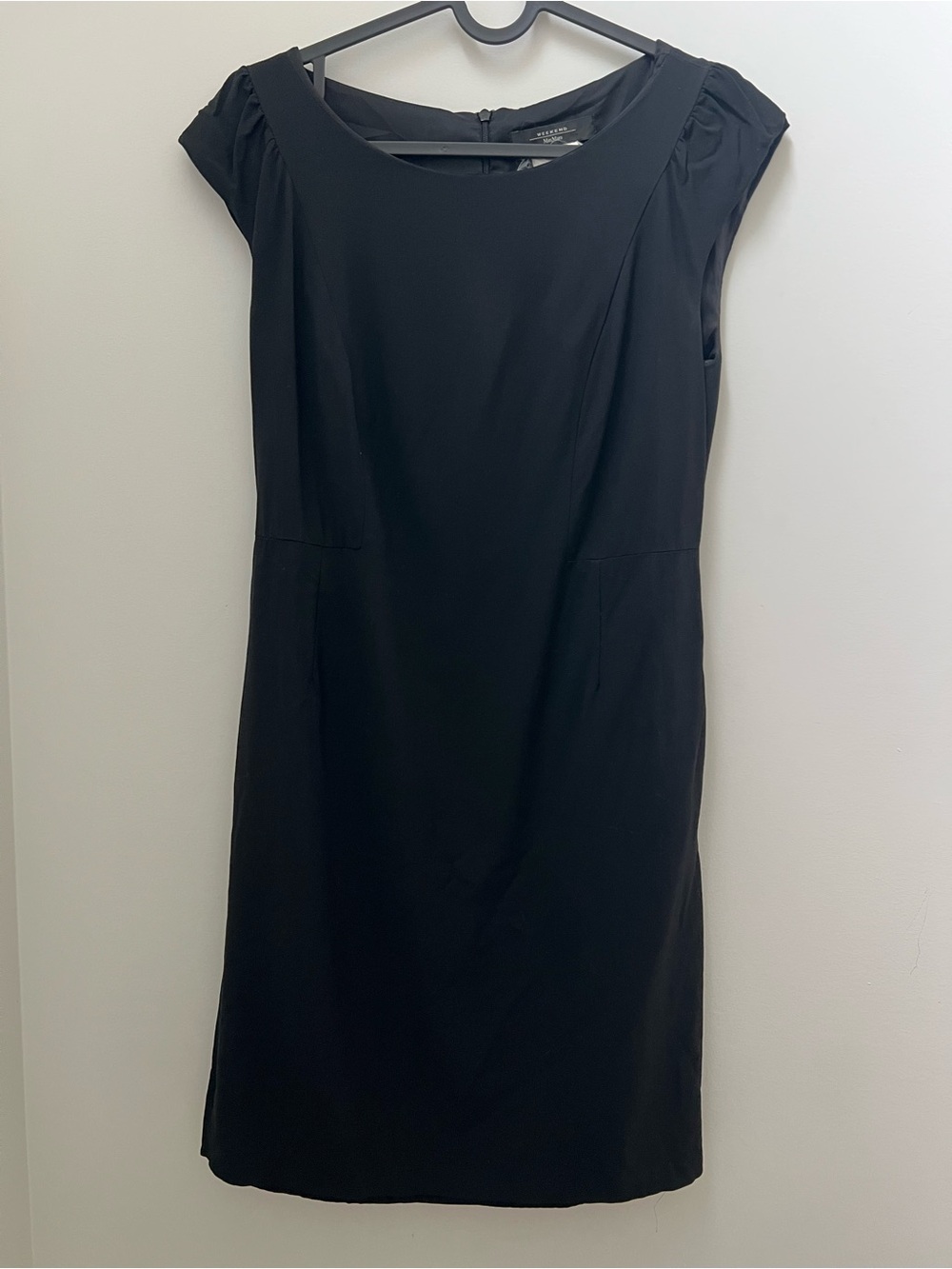 MaxMara Weekend Black Midi Cap-Sleeve Sheath Dress